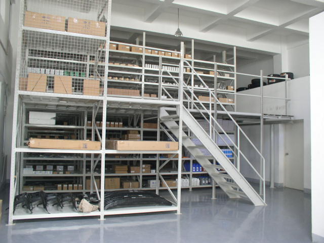 汽車(chē)配件倉(cāng)庫(kù)閣樓平臺(tái)貨架案例