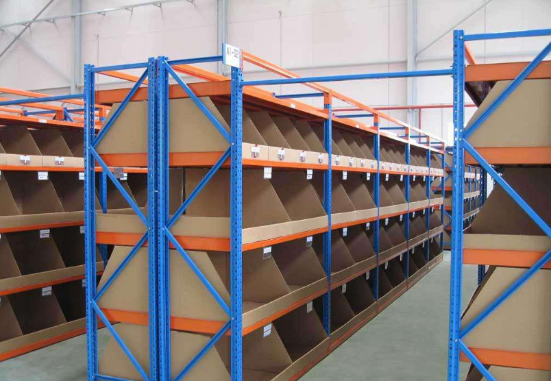 為滿足客戶不同的需求，恒川貨架專業(yè)訂制各種倉(cāng)庫(kù)貨架